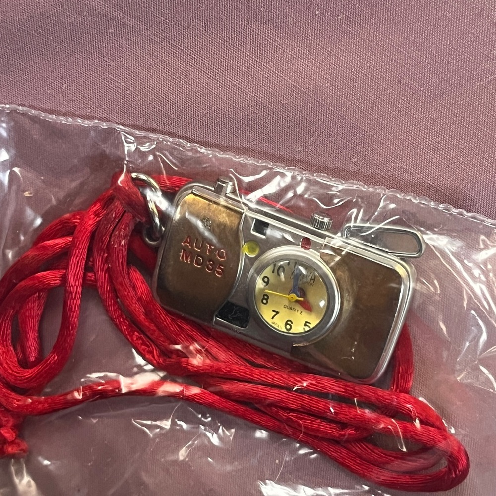 Clock necklaces - Picture 13 of 14